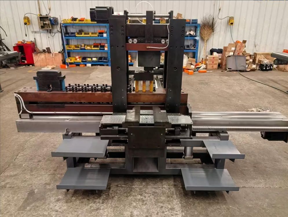 Busbar embossing and punching station KSA